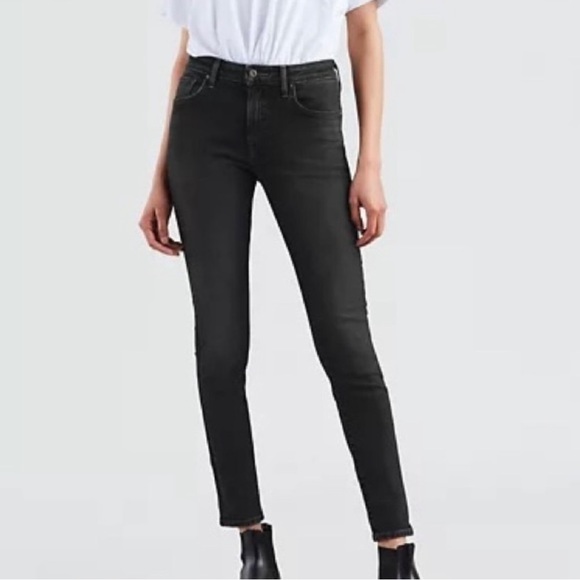 Levi's Denim - Levi’s 721 High Rise Skinny Black Jeans